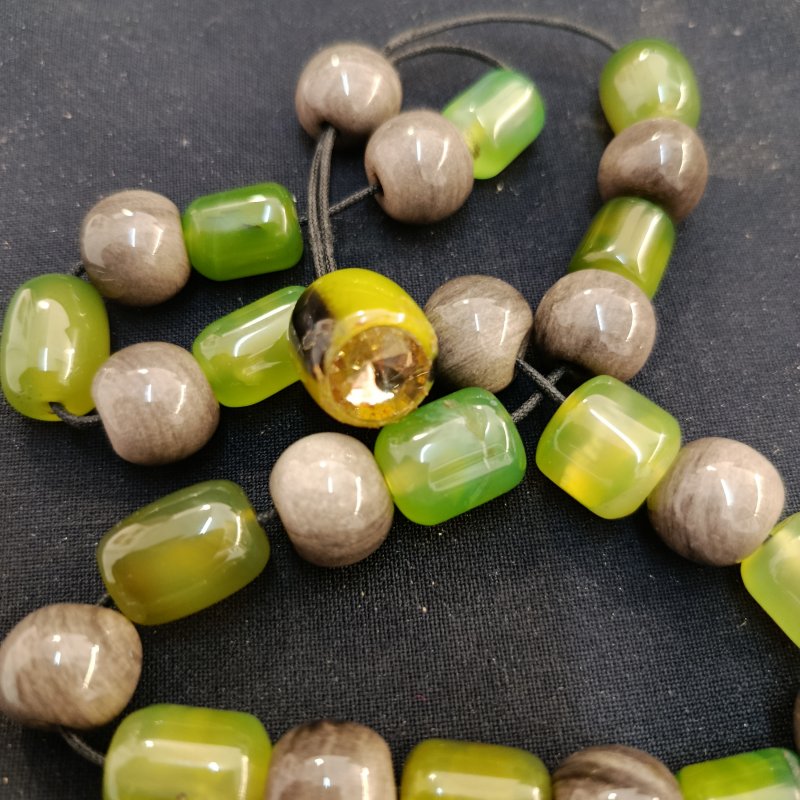 Κομπολόι απο νεφριτη jade και κεραμικο