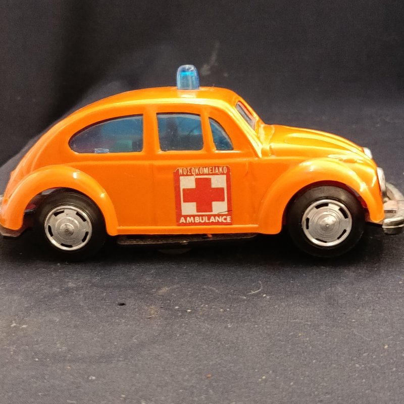 Vintage Ελληνικό αυτοκινητακι wind up, volkswagen, ασθενοφόρο